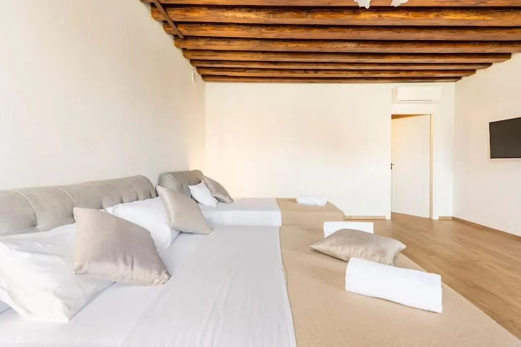 Venice Luxury Suites 0*,